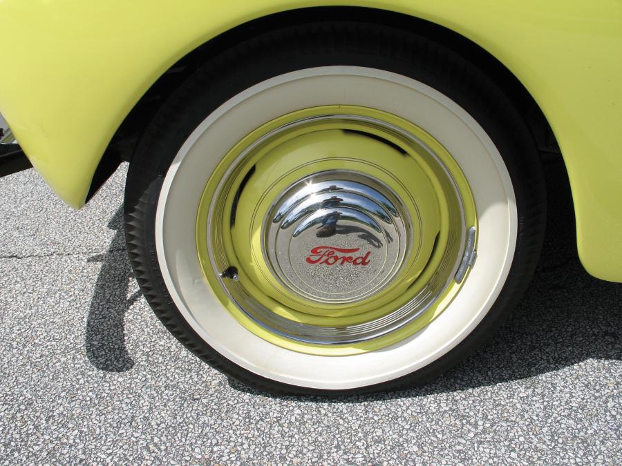  Ford Super DeLuxe Convertible 1941 года  (фото 2 из 10)